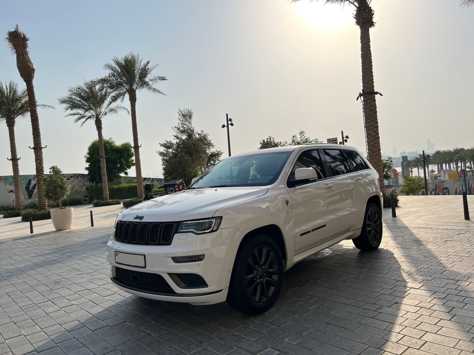 Jeep Grand Cherokee for Rent in Dubai Luxury Car Rental Dubai